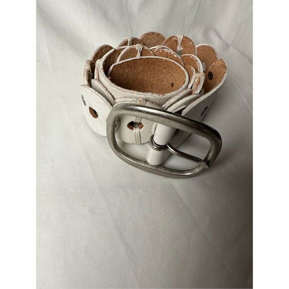 Rolfs women’s white leather studded circle design silver belt size L #43-1324 - Picture 1 of 11